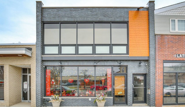 Steps to Shops & Eats: Apt in Portage Park!