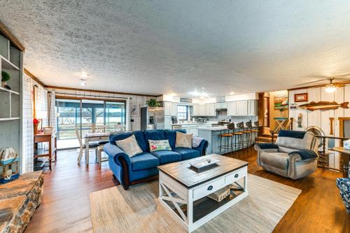Steps to Shore Group Getaway on Kentucky Lake!
