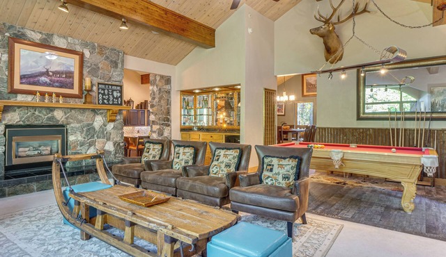 Steps to Ski Shuttle: Breckenridge Home w/Hot Tub