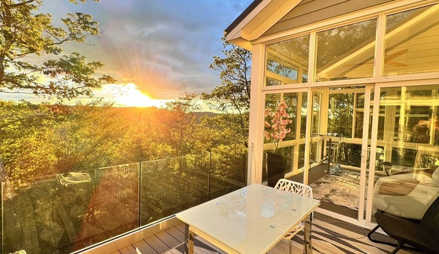 Steps to Ski Slopes! Luxury Home Sleeps 22 w/Hot Tub, Game Room & Amazing Views