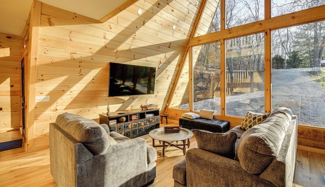 Steps to State Park! A-Frame Cabin in Piney Creek