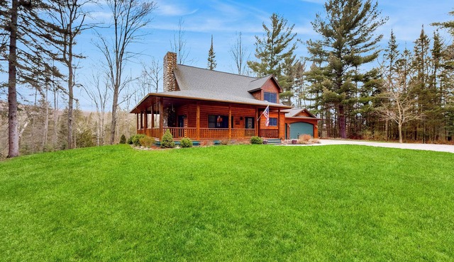 Steps to Sturgeon River! Dog-Friendly Nature Haven