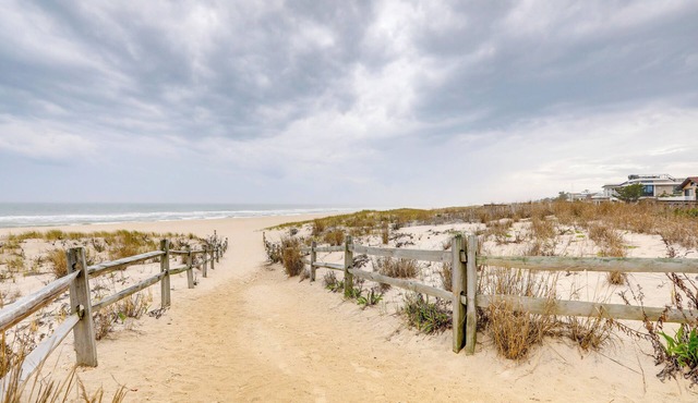 Steps to Surf City Beach: Pet-friendly Cottage!