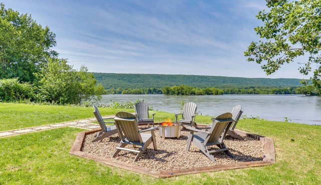 Steps to Susquehanna River: Hot Tub Hideaway!