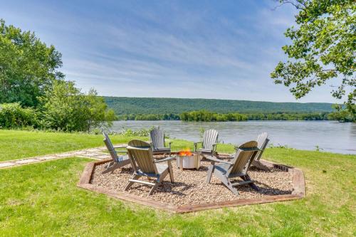 Steps to Susquehanna River Hot Tub Hideaway!