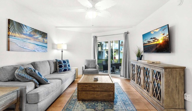 🌴🌞Steps to the Beach | Free Reserved Parking Space | Sand Dollar E-101