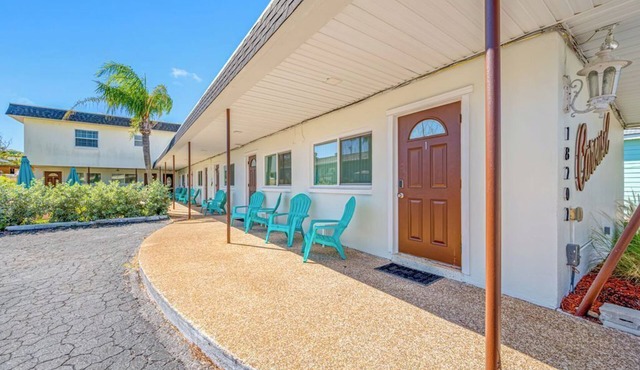 Steps To The Beach-REMODELED Cozy Studio- Carousel Suites #3
