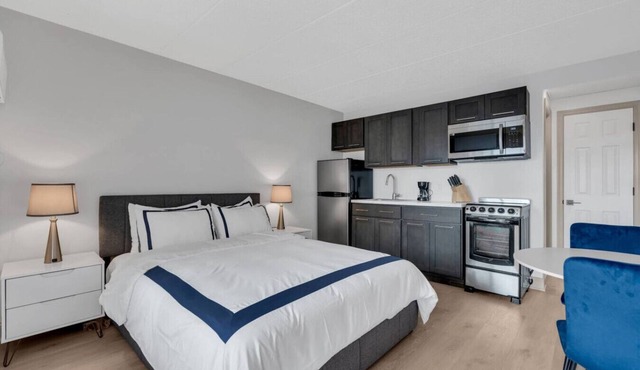 Steps to the Beach & Boardwalk! +Free Parking