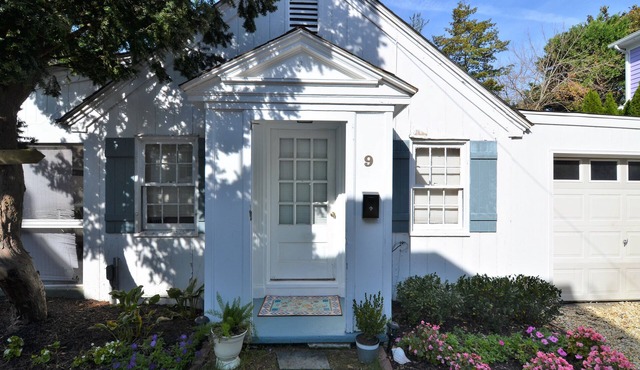 STEPS TO THE BEACH -ADORABLE 1 BR Cottage-9 Park Ave Rear, Rehoboth Beach, DE