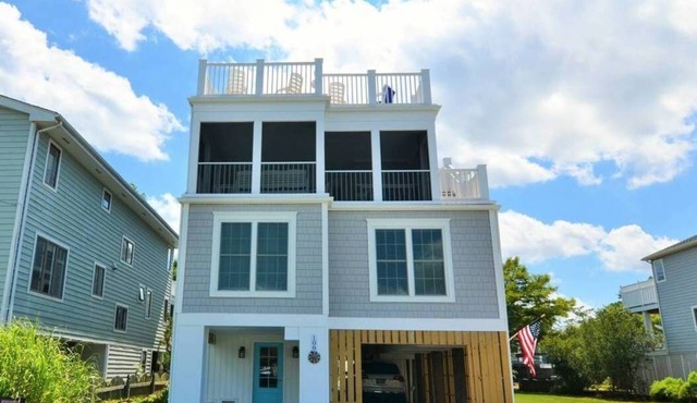 Steps to the Beach - Immaculate 7 BR - In-Town -108 Wellington Pkwy. Bethany
