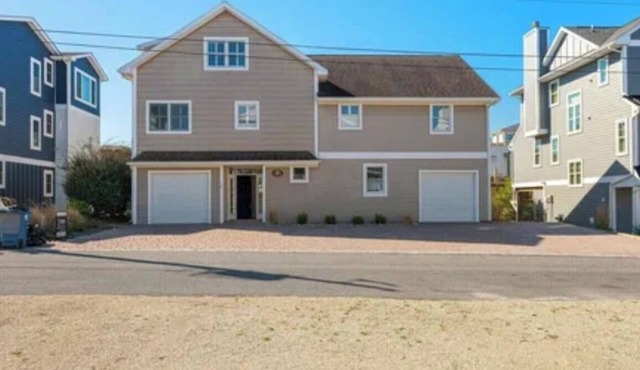 Steps to the beach! 6-bed/5 bath newly renovated house in S Bethany Beach!