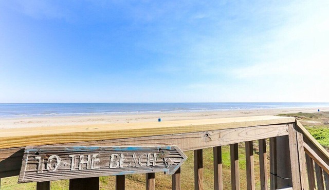 Steps to the Beach-Endless Views, pet friendly