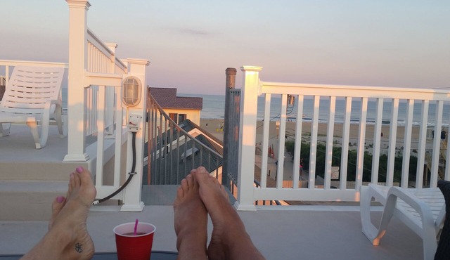 Steps to the Beach - HEATED POOL, Elevator, AMAZING Rooftop Views! NEW, Modern!