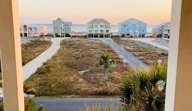 Steps to the Beach - Gulf Views - Tennis & Pickleball - Swimming Pool