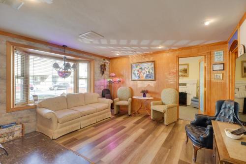 Steps to Truckee River Walk: 'Rose Cottage'