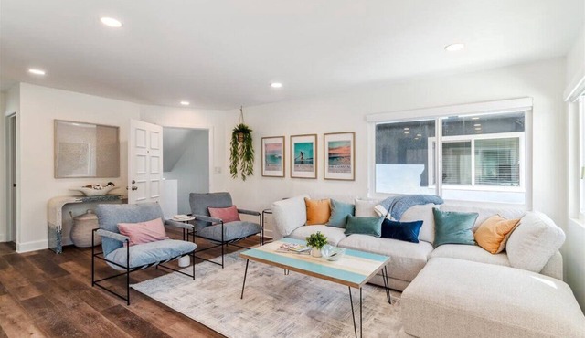 Steps to Venice Sand | BBQ, Fire Pit, Parking