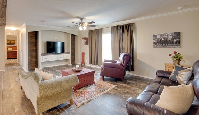 Steps to WES Arena: Pet-Friendly Cabin w/Deck!