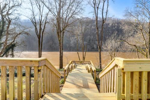 Steps to White River: Mountain View Home w/Deck!