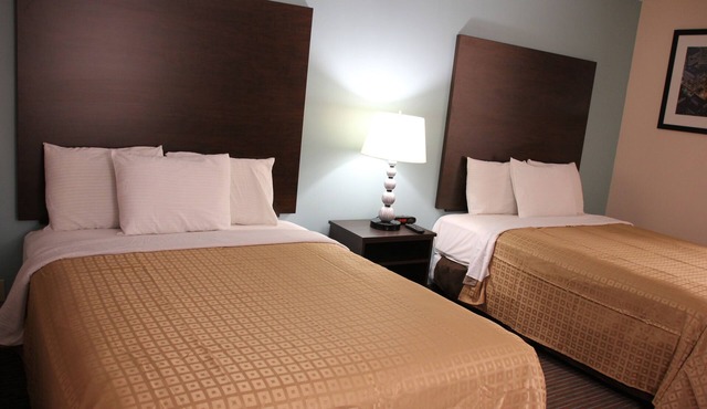 Sterling Inn Niagara Falls near IAG Airport