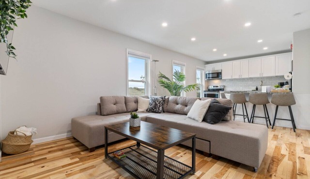 Stevedore Landing-#3 · walk downtown Mystic · train · aquarium