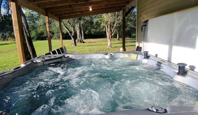 Stewart House with Hot Tub and 3 bedroom