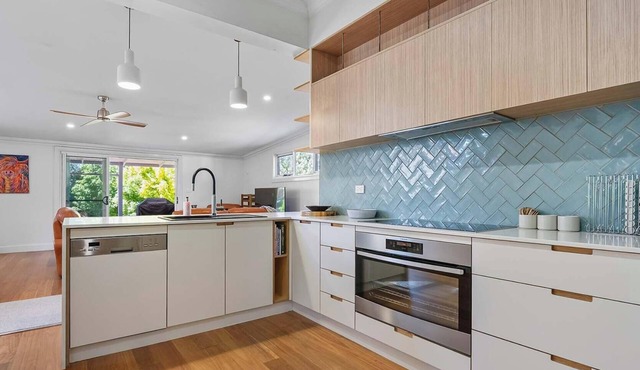 Stewart Retreat | Near CBD, Large Alfresco Area