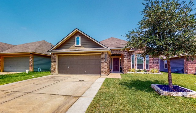Stewart Road House | House in College Station