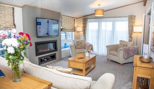 Stewarts Resort Lodge 16 - a lodge that sleeps 6 guests in 2 bedrooms