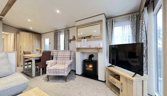 Stewarts Resort Lodge 23 - a lodge that sleeps 6 guests in 3 bedrooms