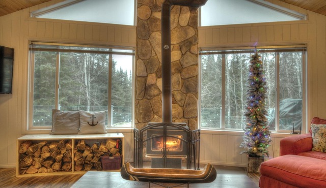 Still Cove Cabin, Lakefront Serenity