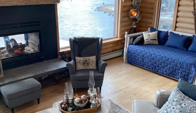 Still Water Shores: Ostrea Oceanside Loghouse