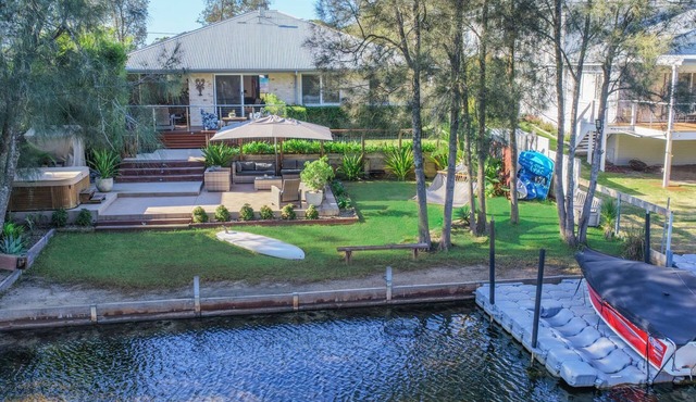 Still Water on Aney in Lake Conjola