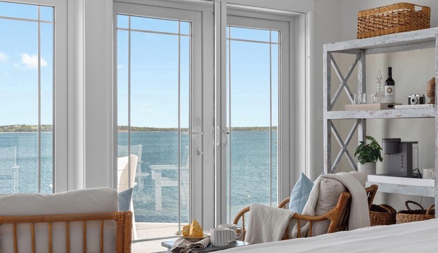 Stilleven: A Luxury Oceanfront Escape with Panoramic Sea Views