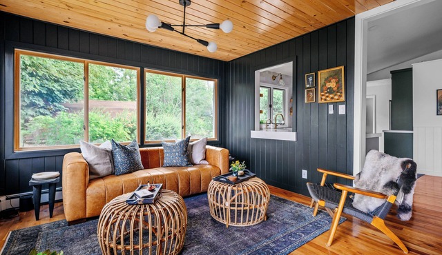 Stillwater Cottage - lakefront with chefs kitchen, fireplace, firepit