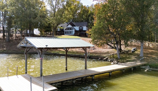 Stillwater Cove, a relaxing lake house on Weiss Lake.