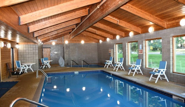 Stillwater Inn & Suites