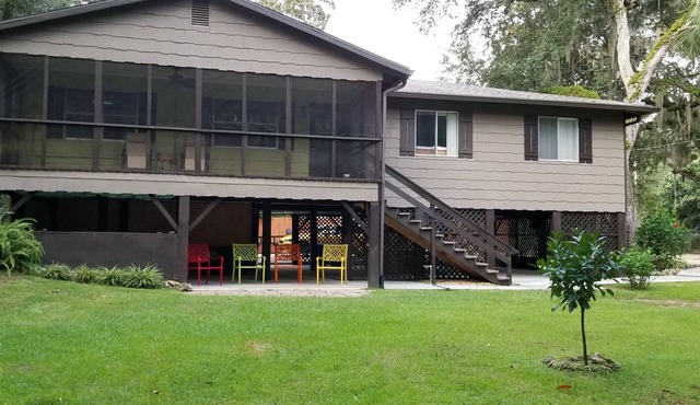 Stilt home close to MacRaes, city dock, Wild Life Park.