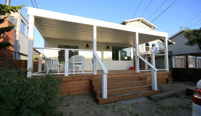 Stinson Beach Modern Cottage -Peaceful, Stylish, Walkable
