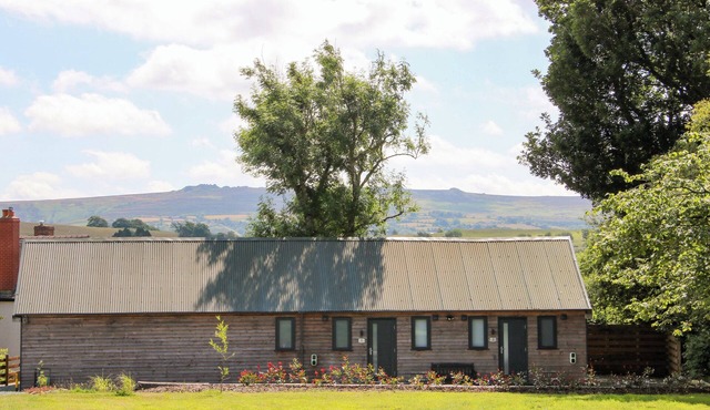 STIPER VIEW BARN 1, family friendly, with a garden in Gravels Bank