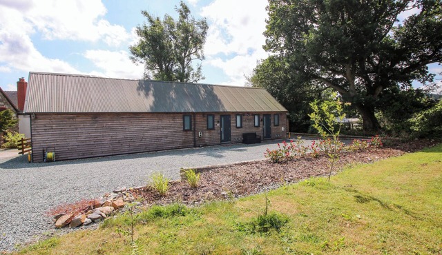 STIPER VIEW BARN 2, family friendly, with a garden in Gravels Bank
