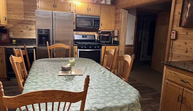 Stirling's - Farm stay hosted by Diane. Dogs and chickens on the property