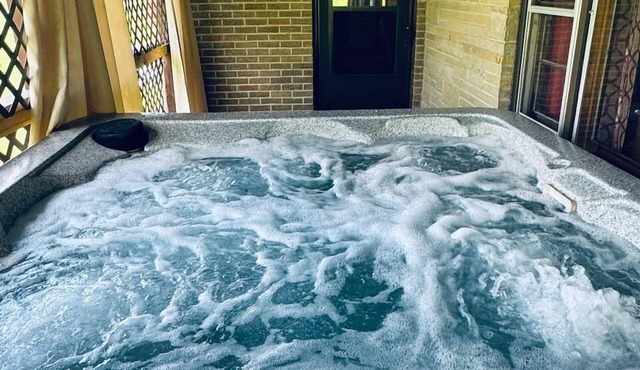 Stix & Stones Retreat (Hocking Hills/Private Pool)