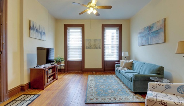 STL Apartment: Close to Downtown!