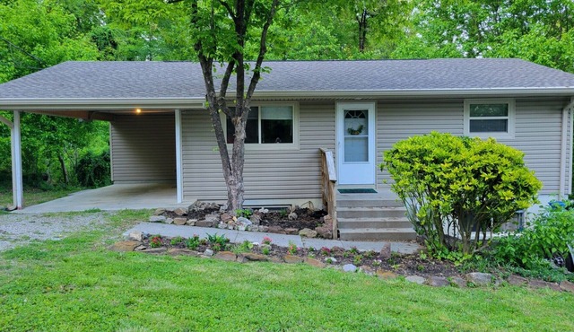 Stock Cottage Cozy 2 BR, 2 Bath House next to Biology Trails and SAU