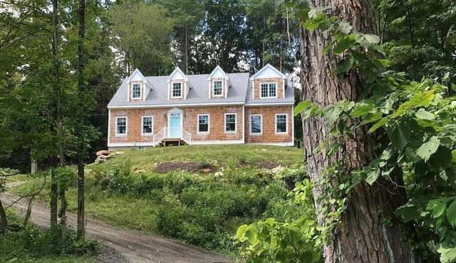 Stockbridge house 17 minutes from Tanglewood. Four bedroom, three bathroom.