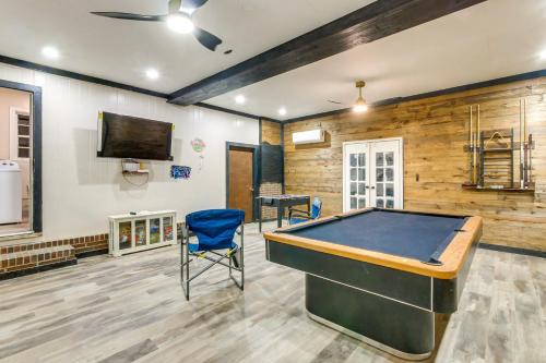 Stocked Pond Country Retreat in Oglethorpe!