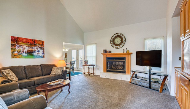 Stockton Home w/Deck & Gas Grill ~ 1 Mi to Lake!