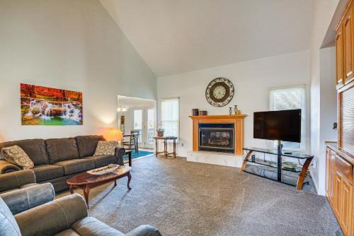 Stockton Home w/Deck & Gas Grill ~ 1 Mi to Lake!