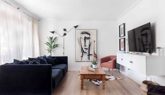 Stockton Oasis: 2mi from Airport