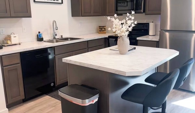 Stockton Townhouse 2BR Near Columbia River